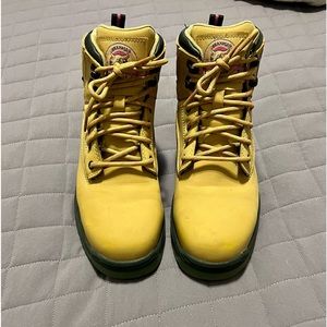 Women’s Steel toed boot